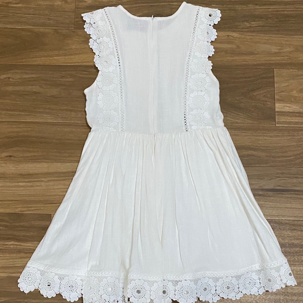 Mini white dress - Picture 4 of 5
